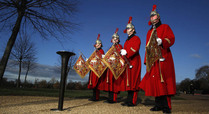 The_trumpeters_of_the_life_guards_announce_new_fountain_in_kensington_gardens_2012_signpost