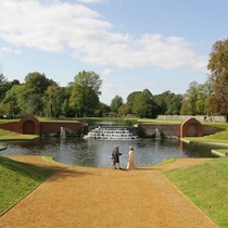 View_of_the_water_gardens_in_bushy_park_with_actors_in_baroque_custome__to_mark_its_refurbishment_in_2009_square
