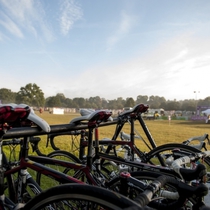 Cycles_in_richmond_park_square